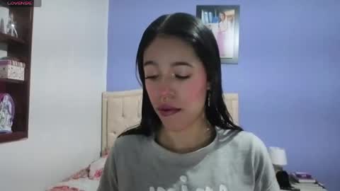 Stephania online show from 05.04.26