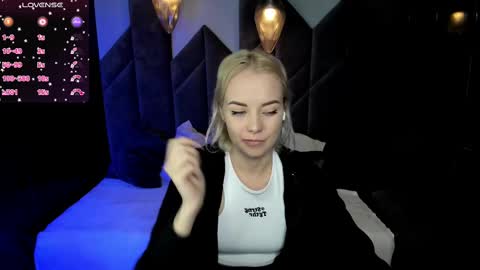 Stephanie Sea online show from 02.10.25