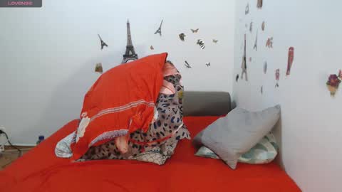 Stephanie   online show from 01.10.26