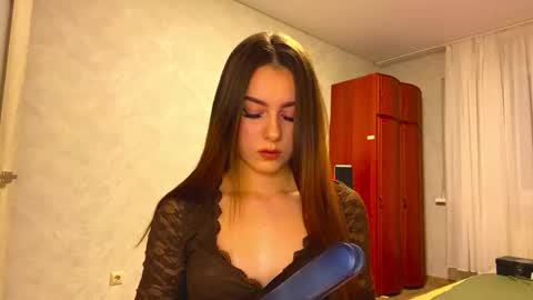 Stephani online show from 03.18.26