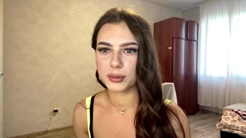 Snapshot of stephaniflicek chatting on 05.21.26 Stephani online show from 05.21.26