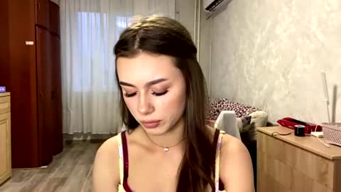 Snapshot of stephaniflicek chatting on 06.17.26 Stephani online show from 06.17.26