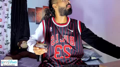 Snapshot of stephenbrown_ chatting on 01.07.25    ................     online show from 01.07.25