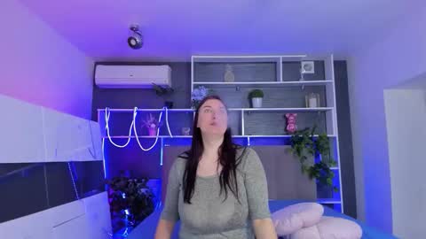 Stephie online show from 04.27.26