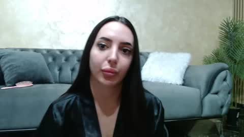 StepMommy19 online show from 06.27.26