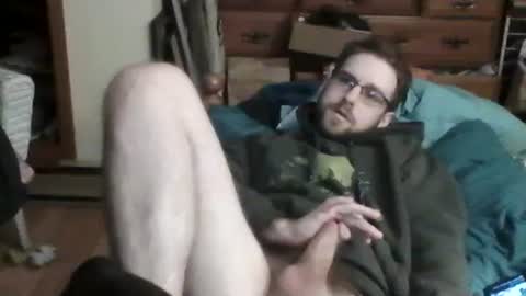 Snapshot of sterben13v chatting on 12.16.24 Ian23602 online show from 12.16.24