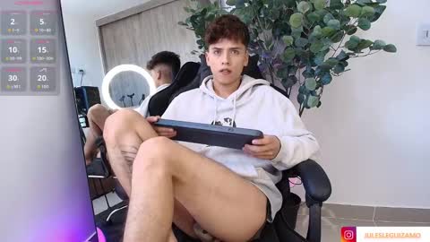 Snapshot of stev_austin_ chatting on 09.09.25 Stev austin online show from 09.09.25