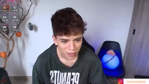 Snapshot of stev_austin_ chatting on 10.17.25 Stev austin online show from 10.17.25