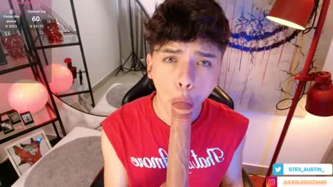 Snapshot of stev_austin_ chatting on 04.02.26 Stev austin online show from 04.02.26