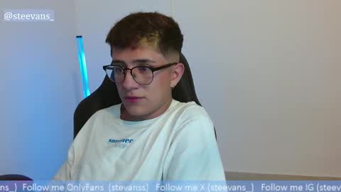 Snapshot of stevans_ chatting on 11.09.25 Stevan online show from 11.09.25