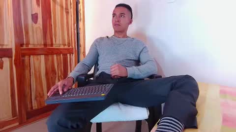 steven_modelo69 online show from 02.17.25