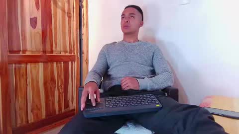 steven_modelo69 online show from 02.17.25