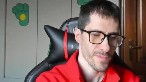 Snapshot of stevex870 chatting on 11.08.25 Steve online show from 11.08.25