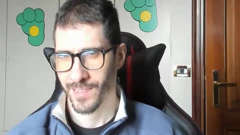 Snapshot of stevex870 chatting on 11.16.25 Steve online show from 11.16.25