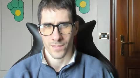 Snapshot of stevex870 chatting on 11.24.25 Steve online show from 11.24.25