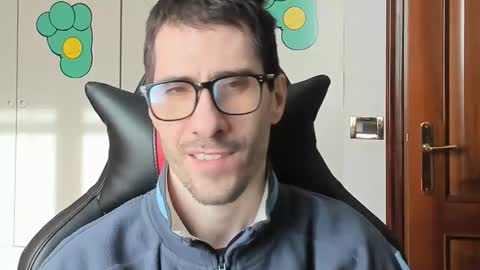 Snapshot of stevex870 chatting on 11.29.25 Steve online show from 11.29.25