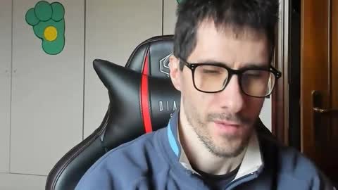 Snapshot of stevex870 chatting on 12.03.25 Steve online show from 12.03.25