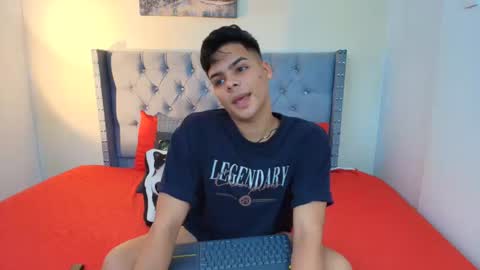 Snapshot of stewart_mateo_ chatting on 10.07.25 stewart online show from 10.07.25