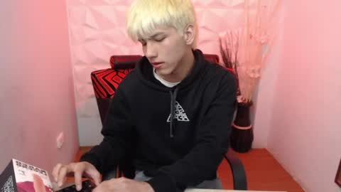 Snapshot of stich_23 chatting on 06.25.26 Stich online show from 06.25.26