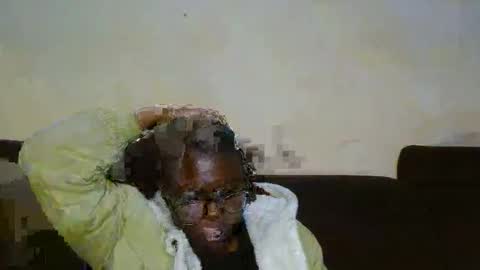 Snapshot of sticklavah chatting on 12.16.25 sticklavah online show from 12.16.25