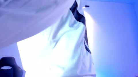 Snapshot of stiiveen_24cm chatting on 10.25.25 Stiven brendan online show from 10.25.25