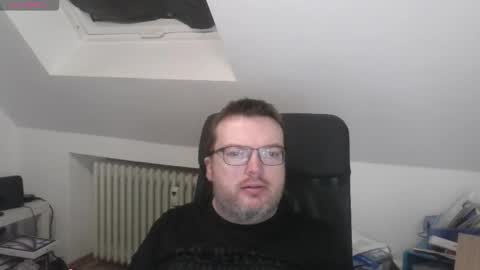 Snapshot of still_alive1985 chatting on 11.02.25 Oliver online show from 11.02.25