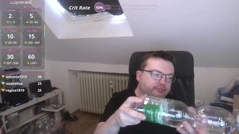 Snapshot of still_alive1985 chatting on 11.11.25 Oliver online show from 11.11.25