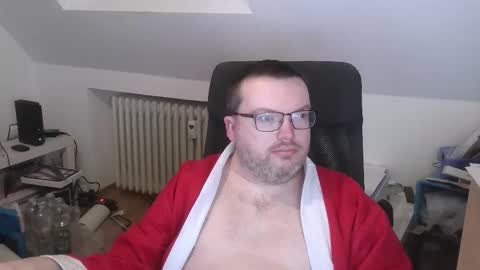 Snapshot of still_alive1985 chatting on 12.17.25 Oliver online show from 12.17.25