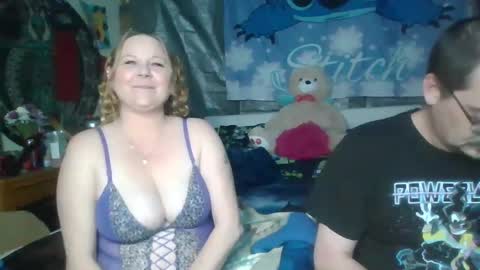 Snapshot of stitchsunshine85 chatting on 02.21.25 Tasha and Drew online show from 02.21.25