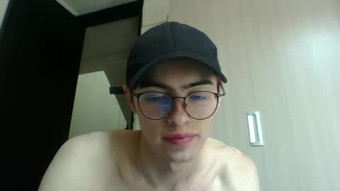 Snapshot of stiv_grant chatting on 09.08.25 stiv_grant online show from 09.08.25