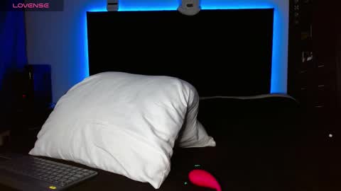 stiven tellez  online show from 03.12.25