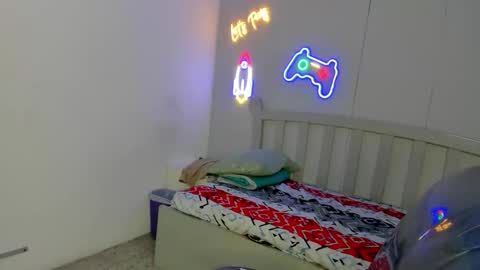 Snapshot of stiwentwink chatting on 10.29.25 Stiwen online show from 10.29.25