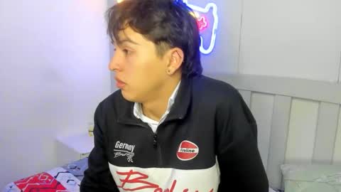 Snapshot of stiwentwink chatting on 10.31.25 Stiwen online show from 10.31.25