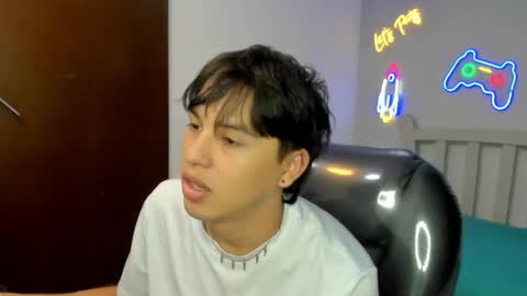 Snapshot of stiwentwink chatting on 11.04.25 Stiwen online show from 11.04.25