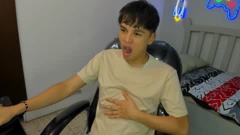 Snapshot of stiwentwink chatting on 11.12.25 Stiwen online show from 11.12.25