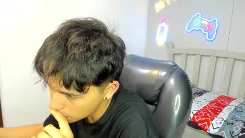 Snapshot of stiwentwink chatting on 11.14.25 Stiwen online show from 11.14.25