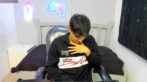 Snapshot of stiwentwink chatting on 11.15.25 Stiwen online show from 11.15.25