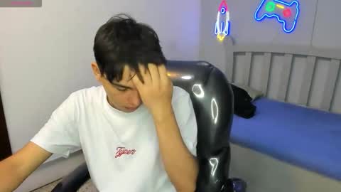 Snapshot of stiwentwink chatting on 11.18.25 Stiwen online show from 11.18.25