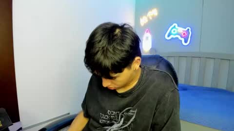 Snapshot of stiwentwink chatting on 11.24.25 Stiwen online show from 11.24.25