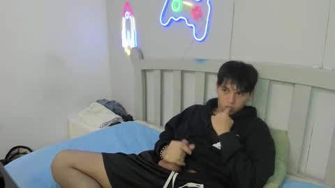 Snapshot of stiwentwink chatting on 12.15.25 Stiwen online show from 12.15.25