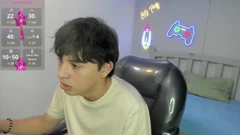 Snapshot of stiwentwink chatting on 12.18.25 Stiwen online show from 12.18.25