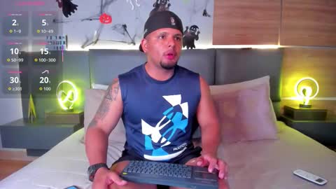 Stone Lee  online show from 11.04.25