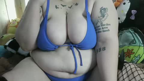 stonedbbw01 online show from 11.18.25