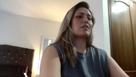 storm_hanks online show from 02.03.26