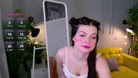 Snapshot of stormi_sky chatting on 07.10.26 Leila online show from 07.10.26