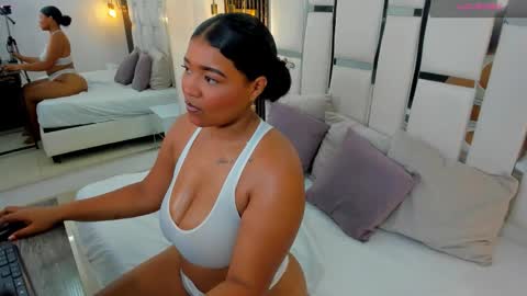 Snapshot of stormy_kox chatting on 12.18.25 Stormy online show from 12.18.25