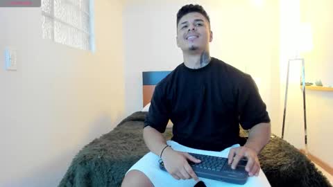 straight__friends online show from 11.19.25