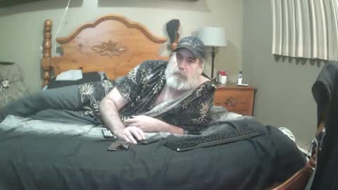 Snapshot of straightbear4you chatting on 02.17.25 Straightbear4you online show from 02.17.25