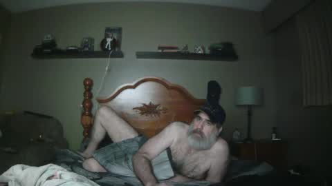 Snapshot of straightbear4you chatting on 02.22.25 Straightbear4you online show from 02.22.25