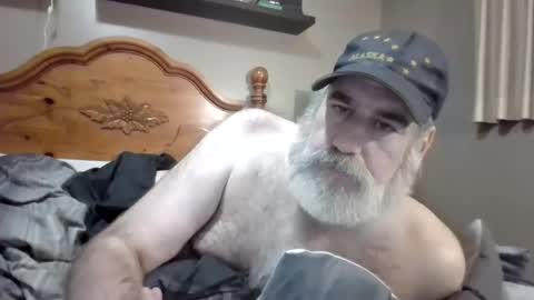 Snapshot of straightbear4you chatting on 11.13.25 Straightbear4you online show from 11.13.25